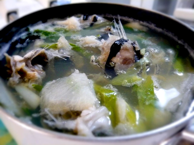 レシピ あんこうのタン 水炊き 韓国人が伝授する本場の韓国家庭料理レシピ 韓国料理大図鑑